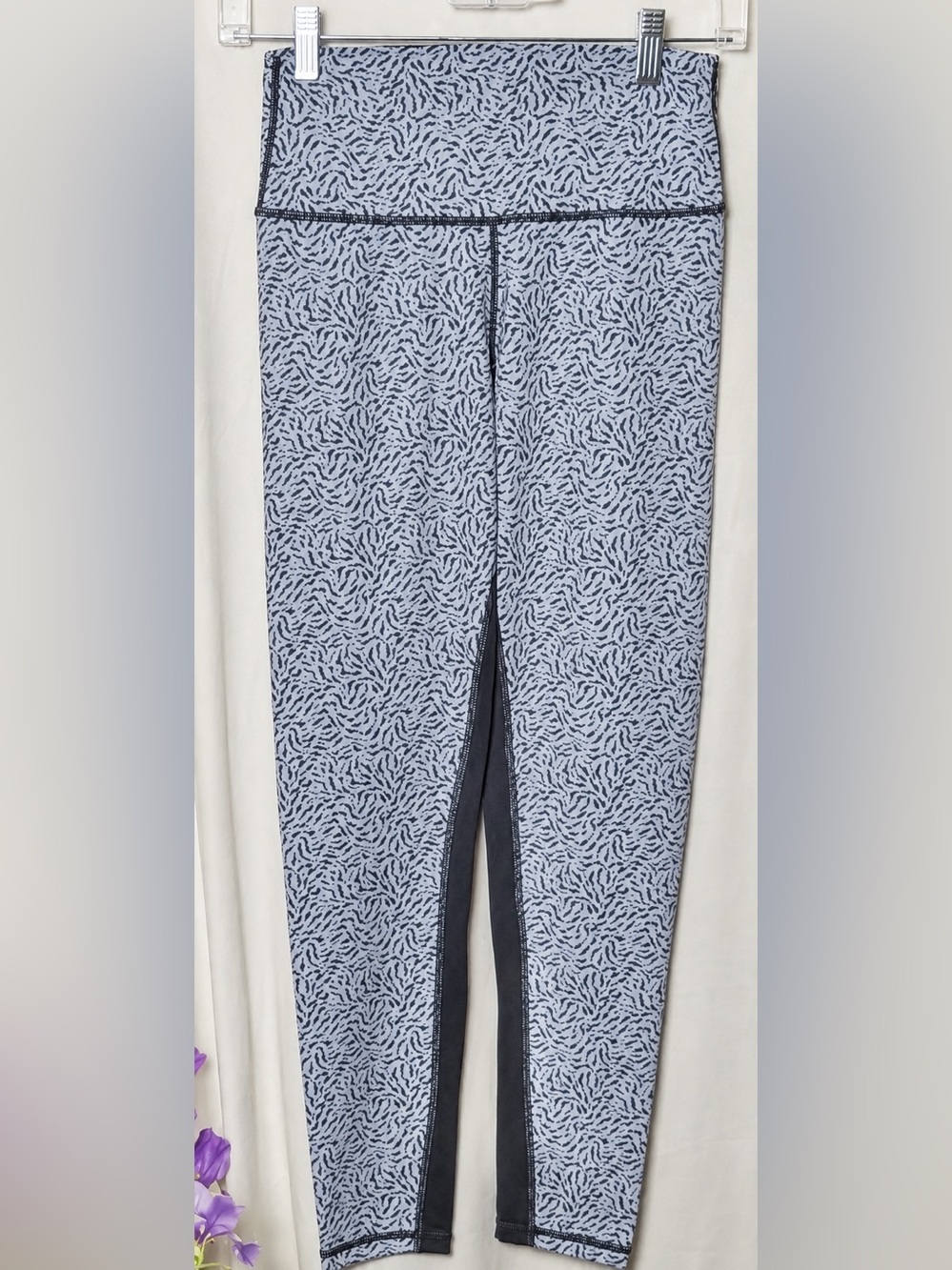 Anthropologie x ALLFENIX Animal Patterned High-Waisted 7/8 Leggings Size Medium